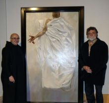 El Sr. Josep de C. Laplana, director del museu, i Lluís Ribas en el moment de l'entrega.